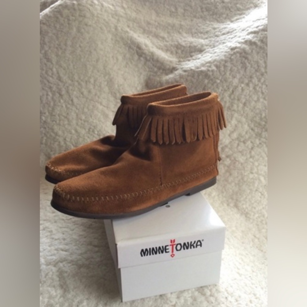 Minnetonka mocs back zip softsole boot
